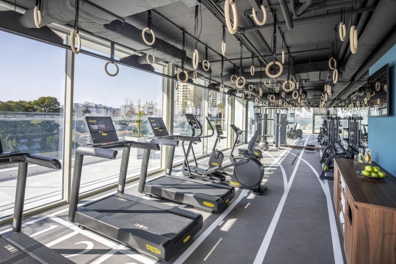 Renaissance Porto Lapa Hotel Exterior photo The gym at the 100m² Sky Club