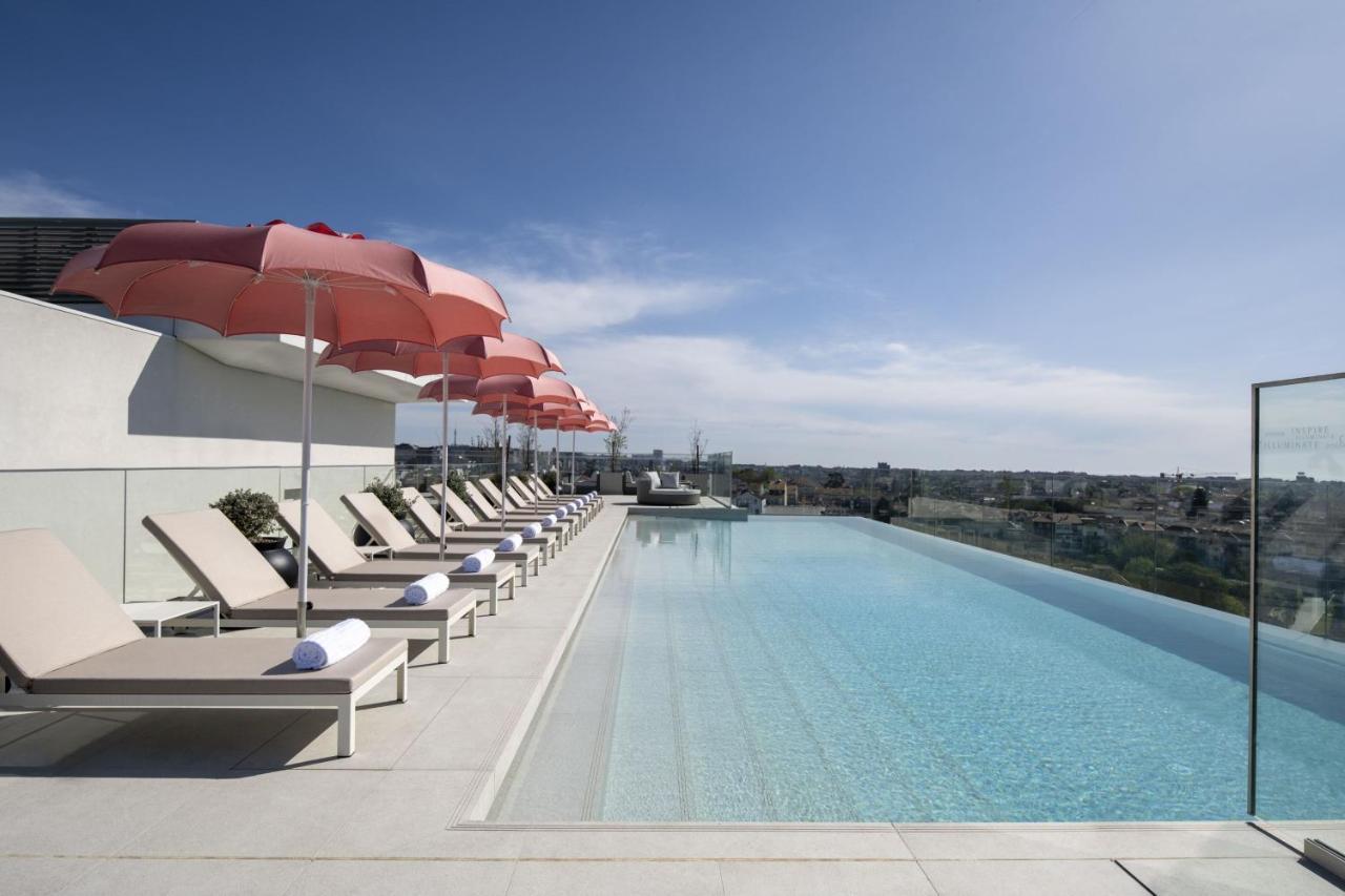 Renaissance Porto Lapa Hotel Exterior photo Rooftop pool