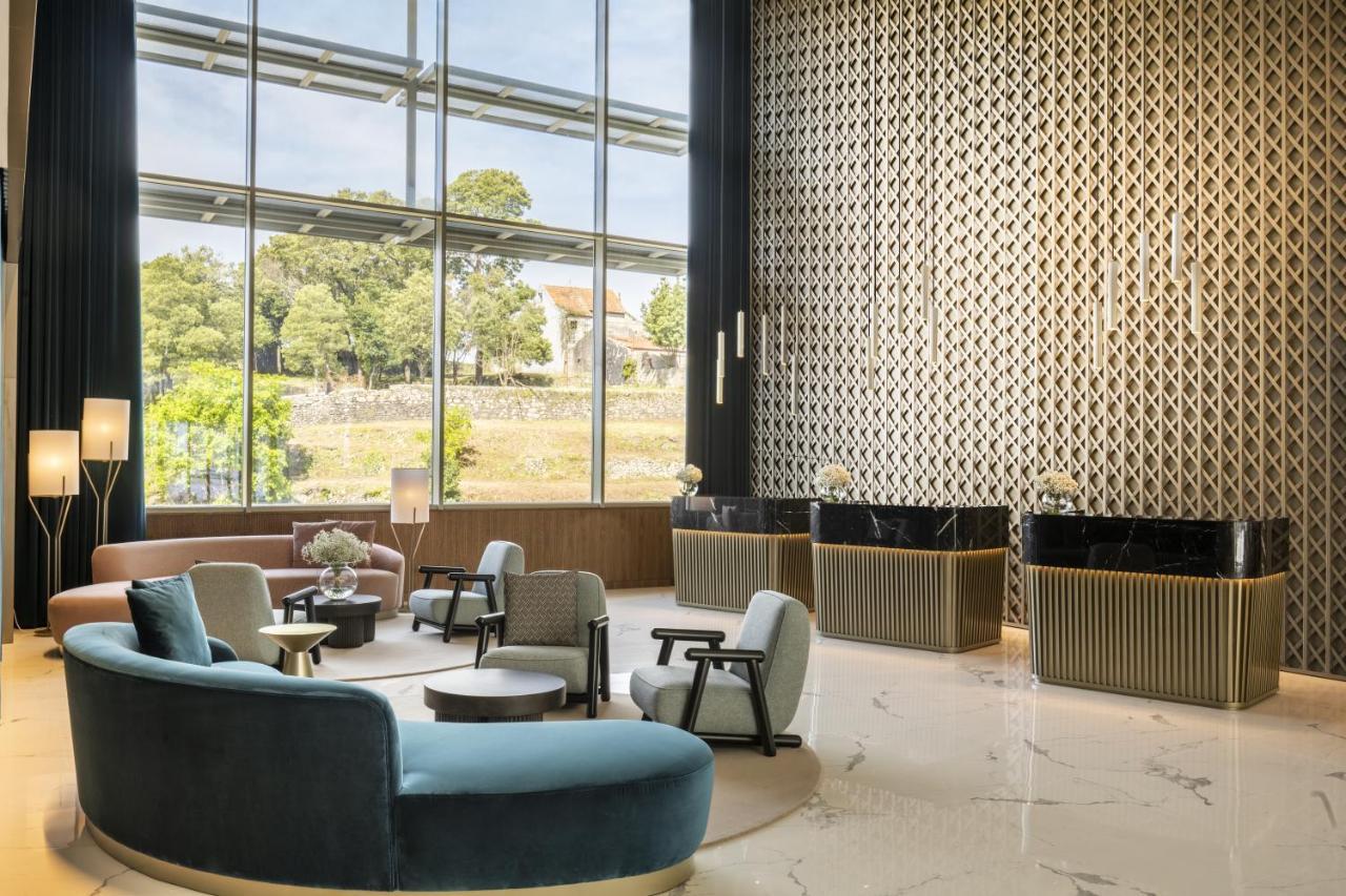 Renaissance Porto Lapa Hotel Exterior photo The lobby of the hotel