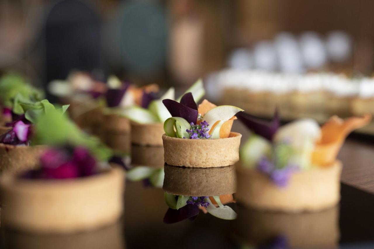 Renaissance Porto Lapa Hotel Exterior photo Canapés