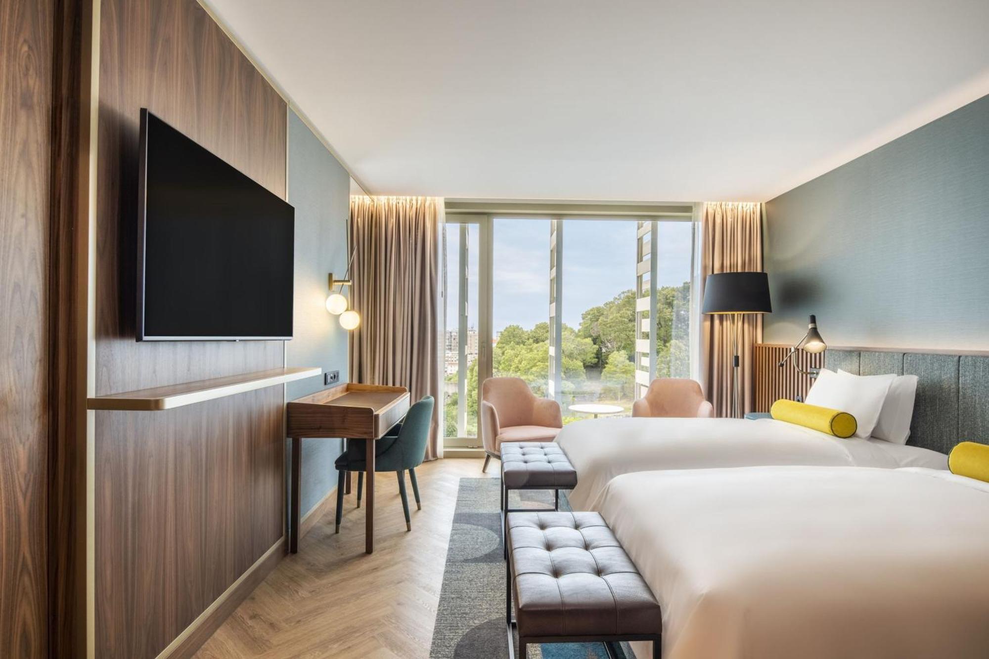 Renaissance Porto Lapa Hotel Exterior photo A guest room at the hotel