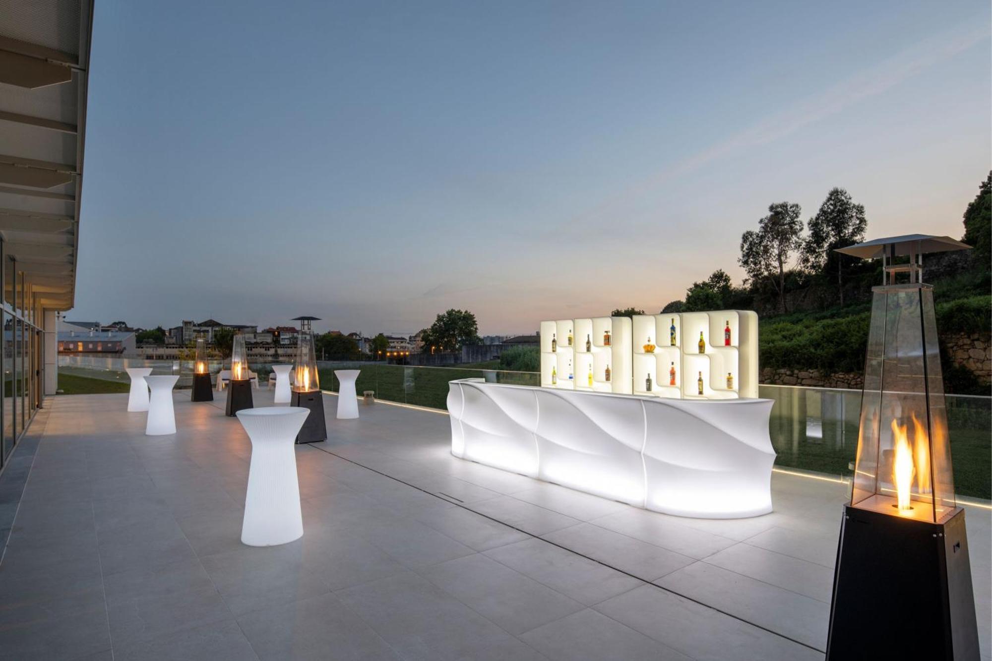 Renaissance Porto Lapa Hotel Exterior photo Skyline Bar